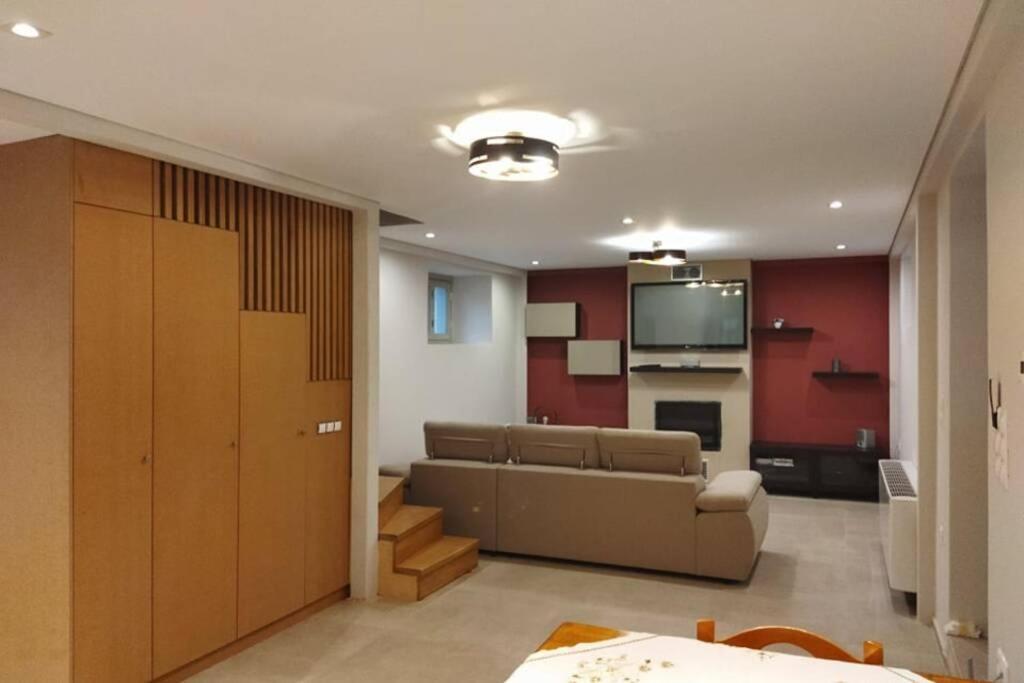 Afroditis'S & Makis'S Apartment 2 Leonídion Екстериор снимка