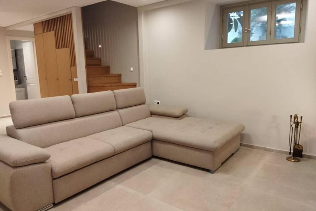 Afroditis'S & Makis'S Apartment 2 Leonídion Екстериор снимка