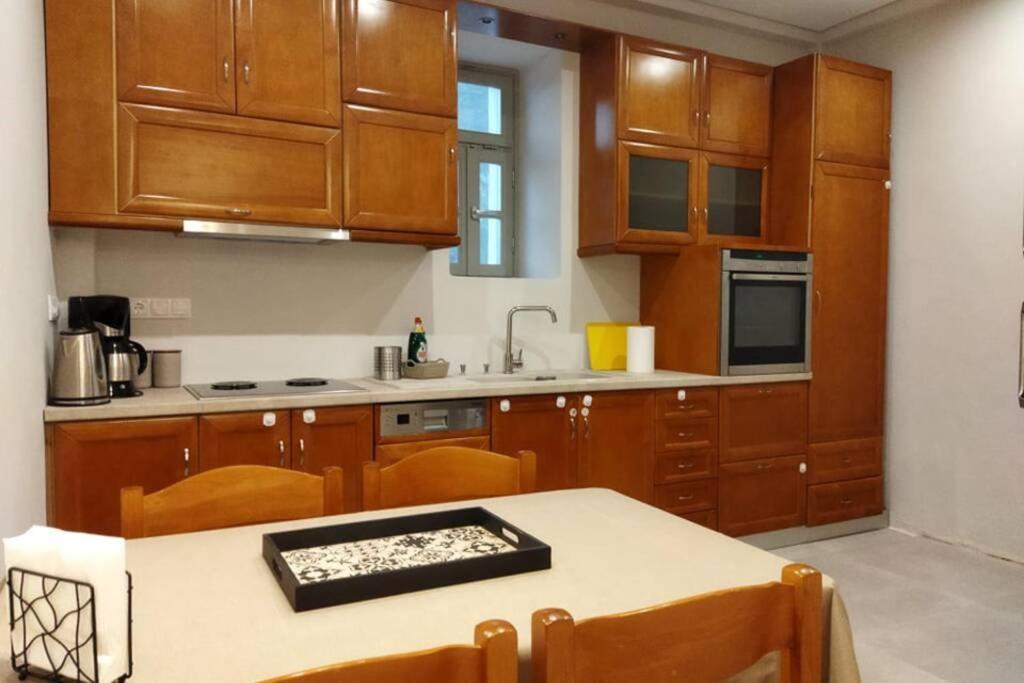 Afroditis'S & Makis'S Apartment 2 Leonídion Екстериор снимка