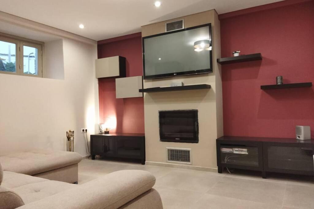 Afroditis'S & Makis'S Apartment 2 Leonídion Екстериор снимка